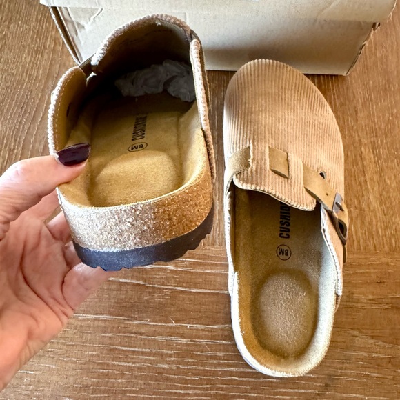 NIB Cushionaire tan corduroy buckle clogs 8M - Picture 8 of 12